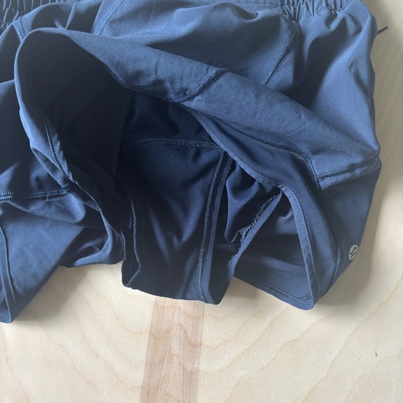 Lululemon Hotty Hot Navy Shorts - Picture 4 of 6